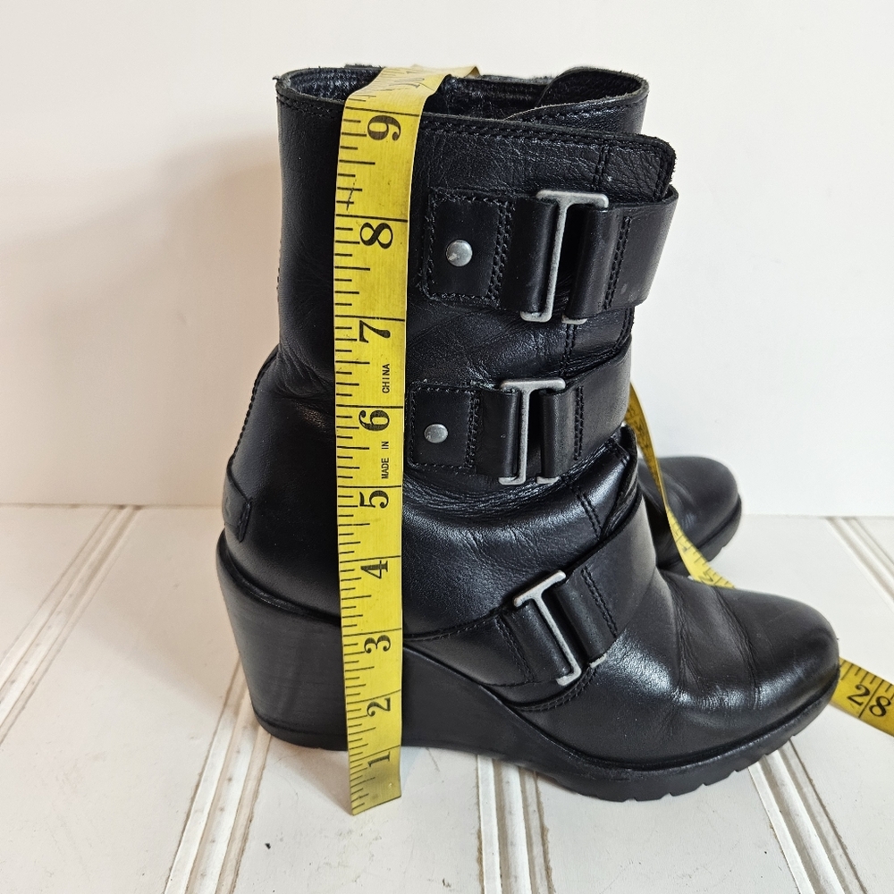 Sorel Wedge Booties Womens Sz 7 Black Leather Triple Buckle Moto Ankle Boots - Picture 9 of 13